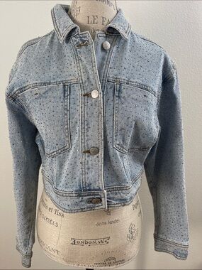 VBRT 💎 Studded Rhinestones Light Blue Denim Jacket with Bling NWT Size Medium